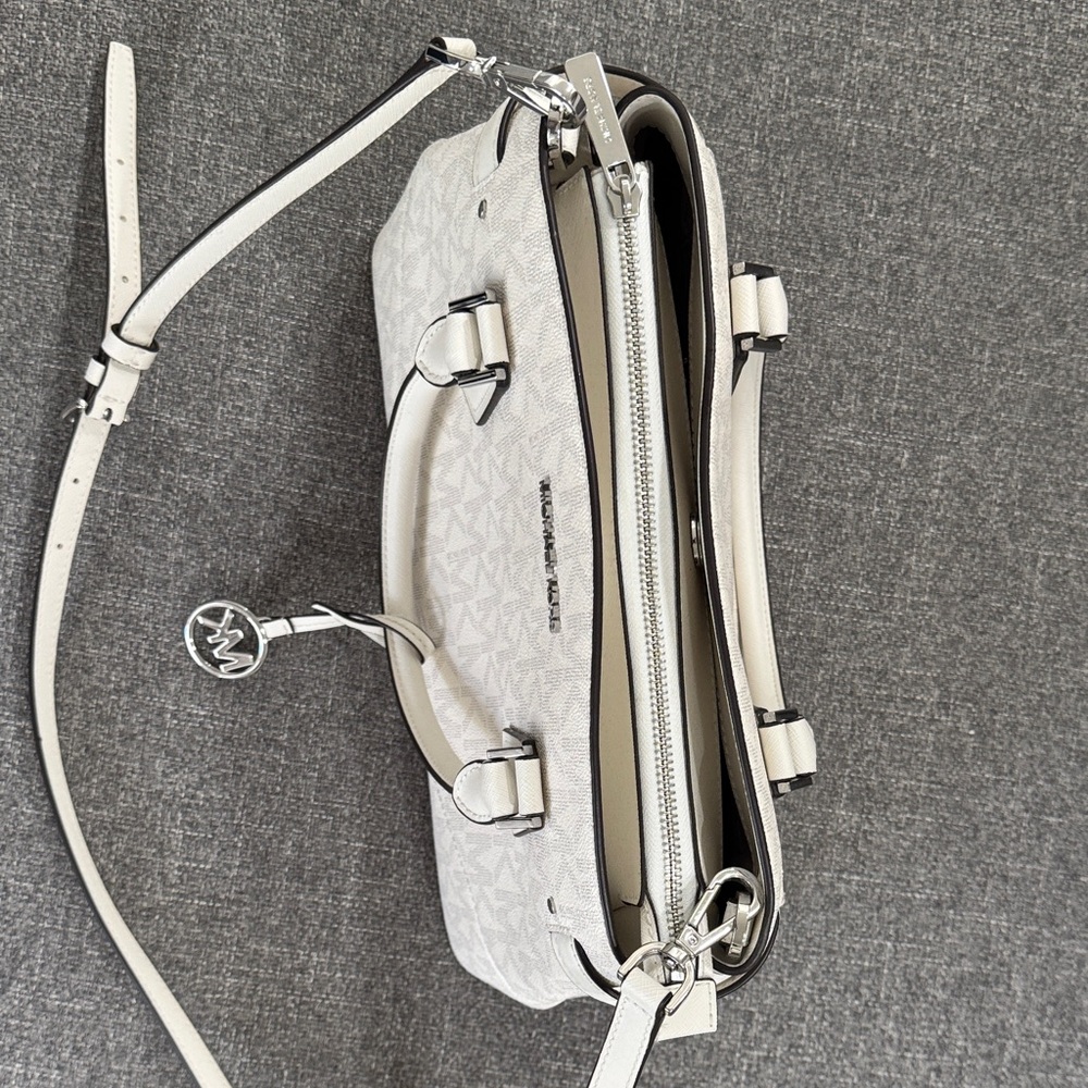 Michael Kors Monogram White Satchel - Picture 8 of 11